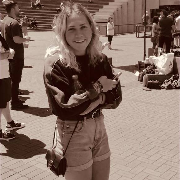 Meet your Posher, Juliane - Picture 1 of 1